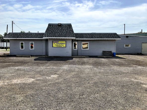 220 North Historic Old Route 66, Litchfield, IL 62056